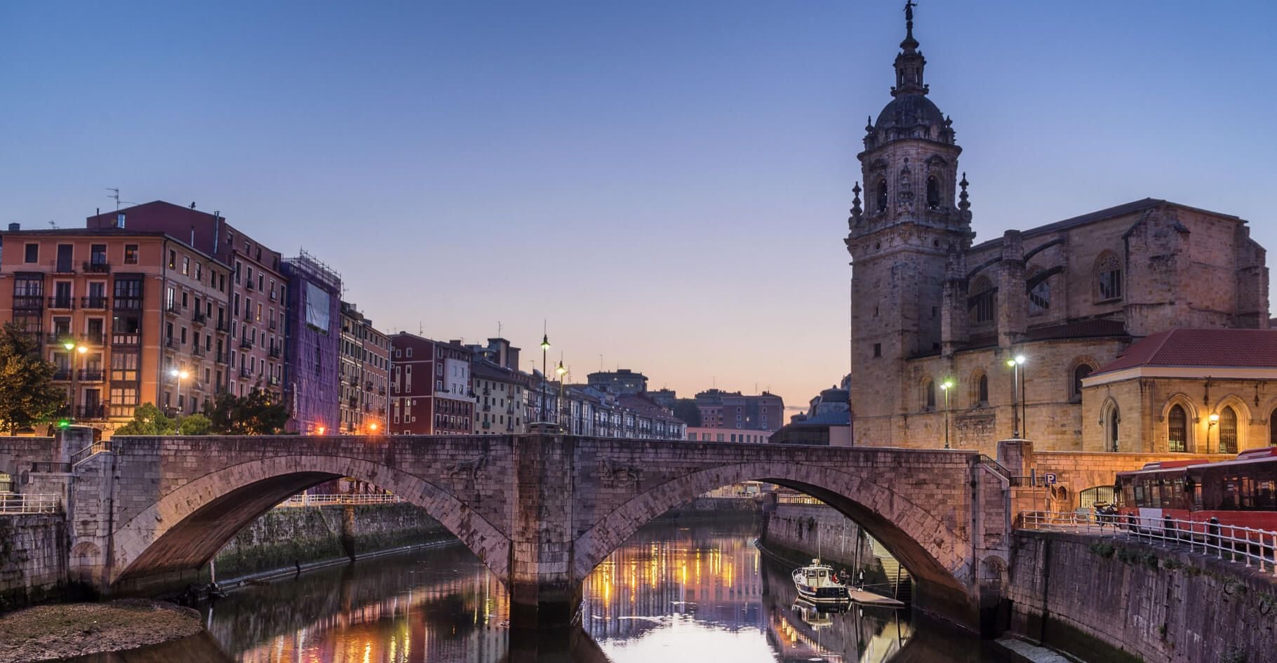 Location de voiture à Bilbao à la gare Abando Indalencio Prieto