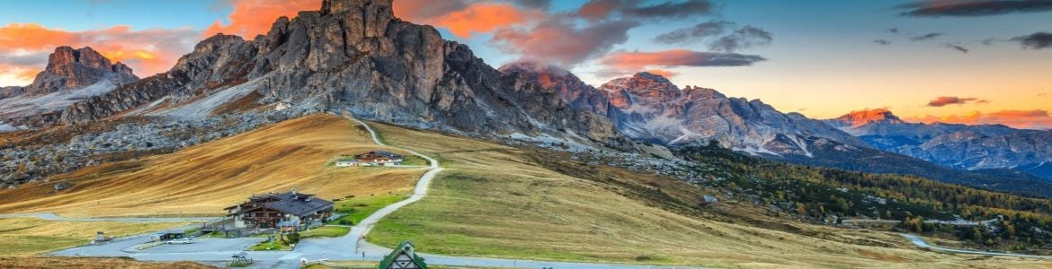 Ruta de senderismo en paso Giau