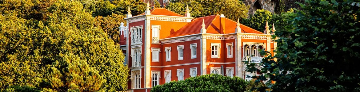 Viaggio su strada nei luoghi misteriosi del Portogallo