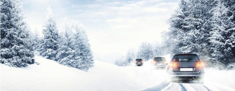 Fit the snow chains on your car tires