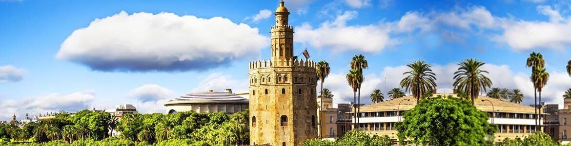 Torre del Oro Guadalquivir Bilutleie Sevilla Santa Justa jernbanestasjon AVE 