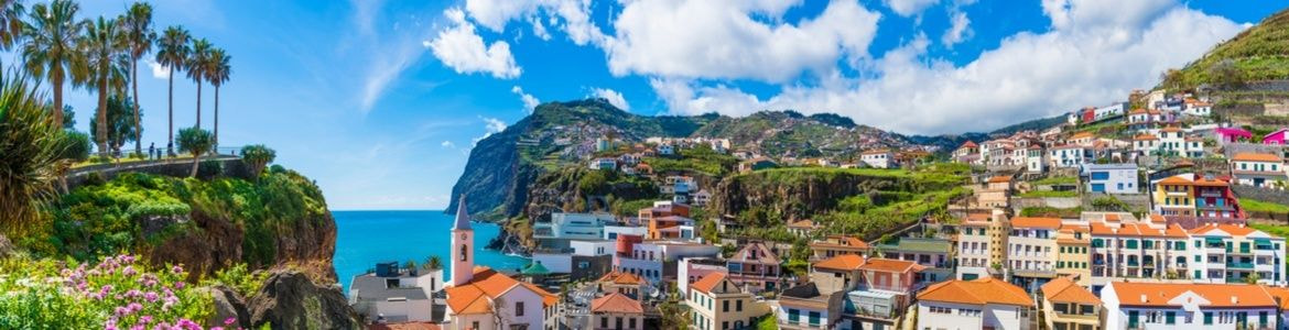 Reis met uw huurauto door de tropische wouden van Madeira