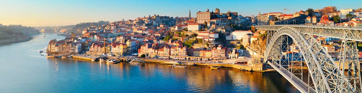 alquiler coche libreria lello oporto