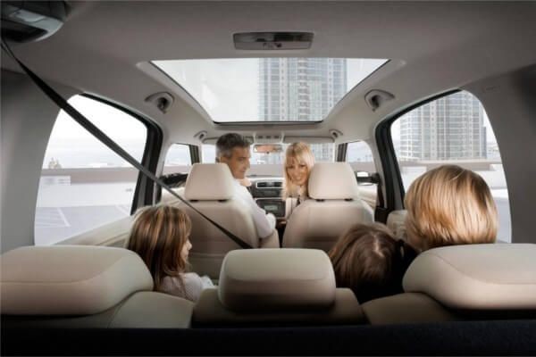 Louez une voiture familiale à l’aéroport de Barcelone