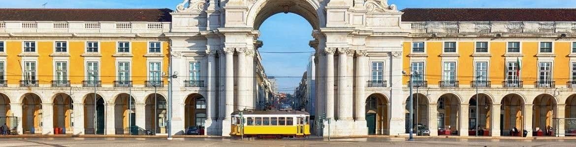 Arco de la Rua Augusta auf der Plaza del Comercio, Lissabon