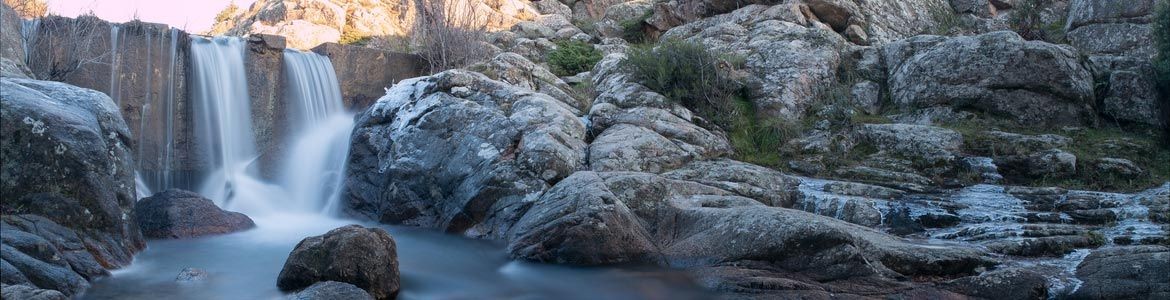 Caída del agua en Collado Villalba, Madrid