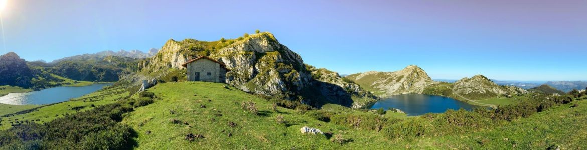 Paisagem dos Lagos de Covadonga nas Astúrias