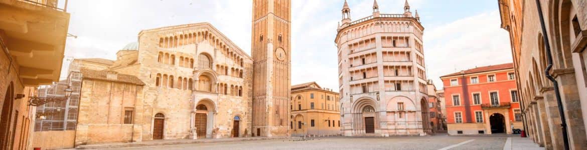 piazza centrale di Parma in Italia